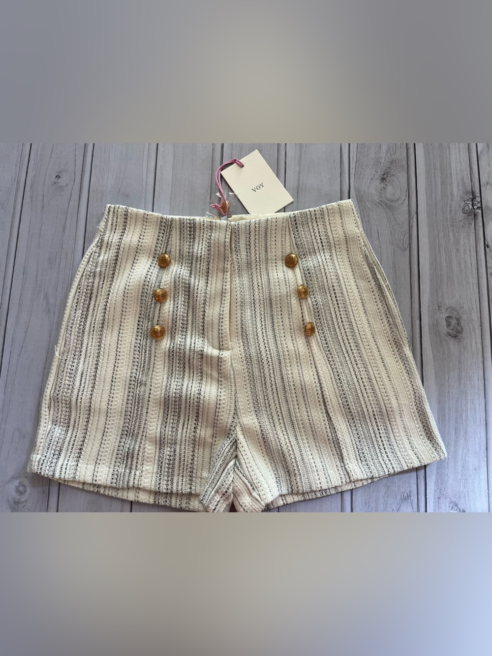 New Voy cream black stripe boucle’ tweed nautical gold button short. Small